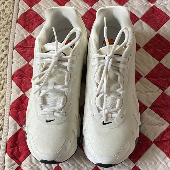 Nike Air Max White, black and blue Sneakers size 9.5 - Picture 2 of 12